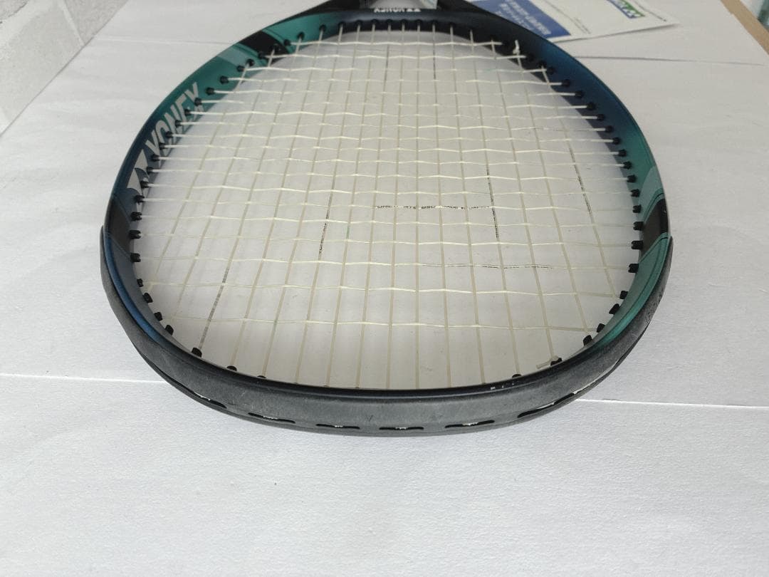 ⭐️美品⭐️YONEX EZONE100　2022 G2　ケース付