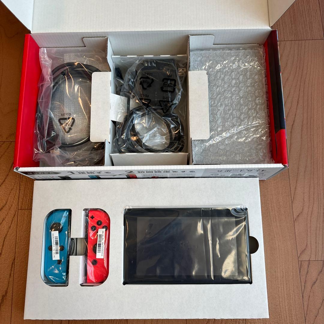 ニンテンドー　任天堂　Nintendo Switch 本体　赤　青　スイッチ