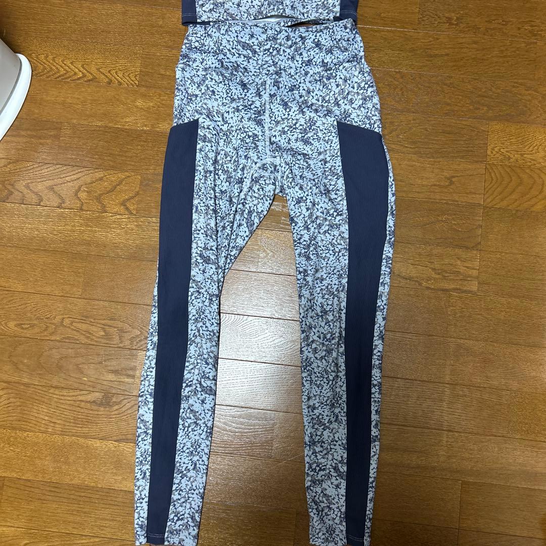 SUKALA 花柄スポーツブラとレギンスセット Mサイズ