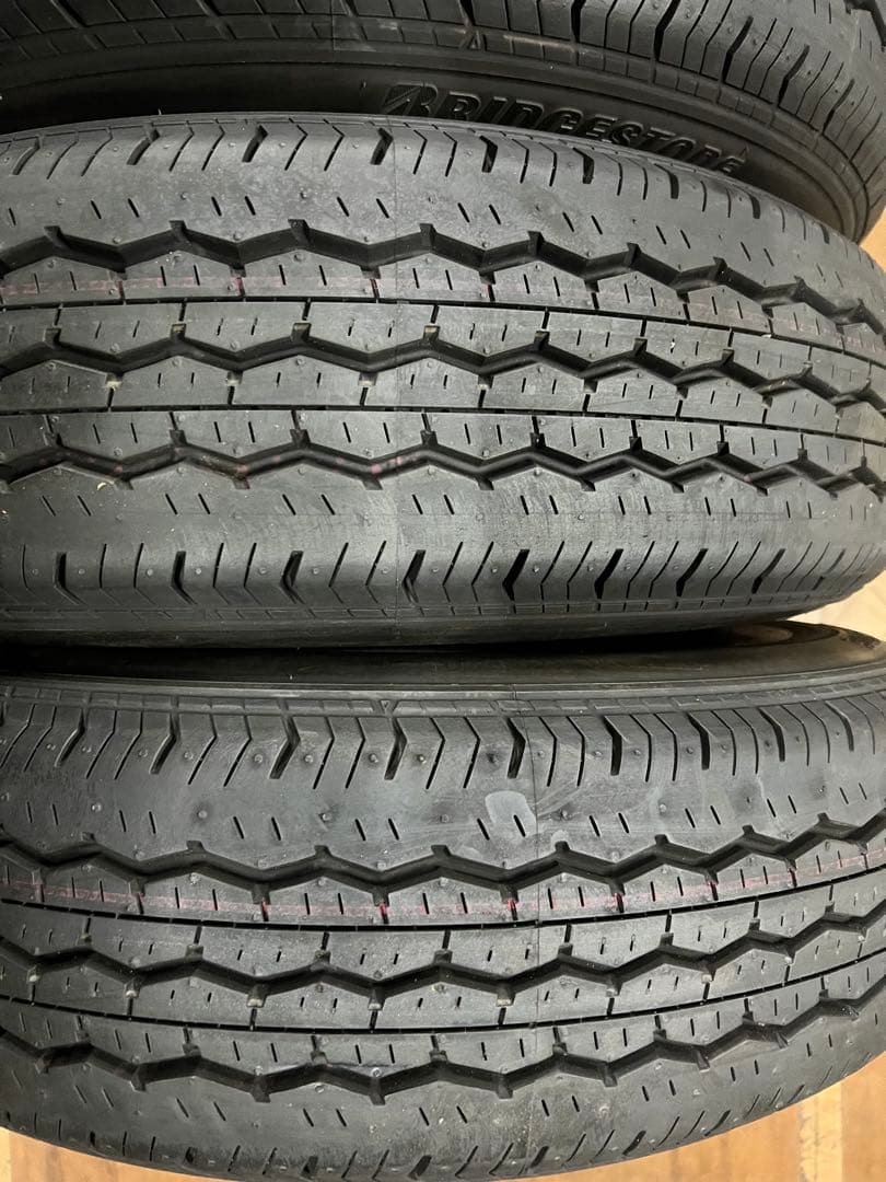 195/80R15 ブリヂストン エコピア 夏タイヤ 新車外し　ハイエース
