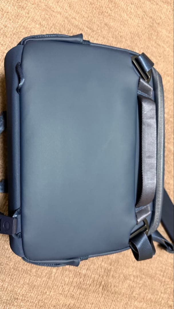 【値下げ】PGYTECH OneGo ショルダーバッグ 6L (Dネイビー)