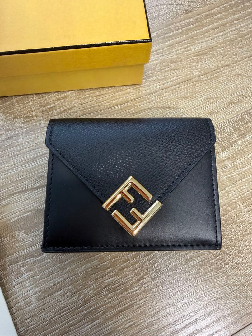 FENDI現行品　FFダイヤモンド財布　ブラック　ウォレット