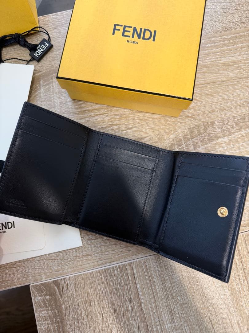FENDI現行品　FFダイヤモンド財布　ブラック　ウォレット