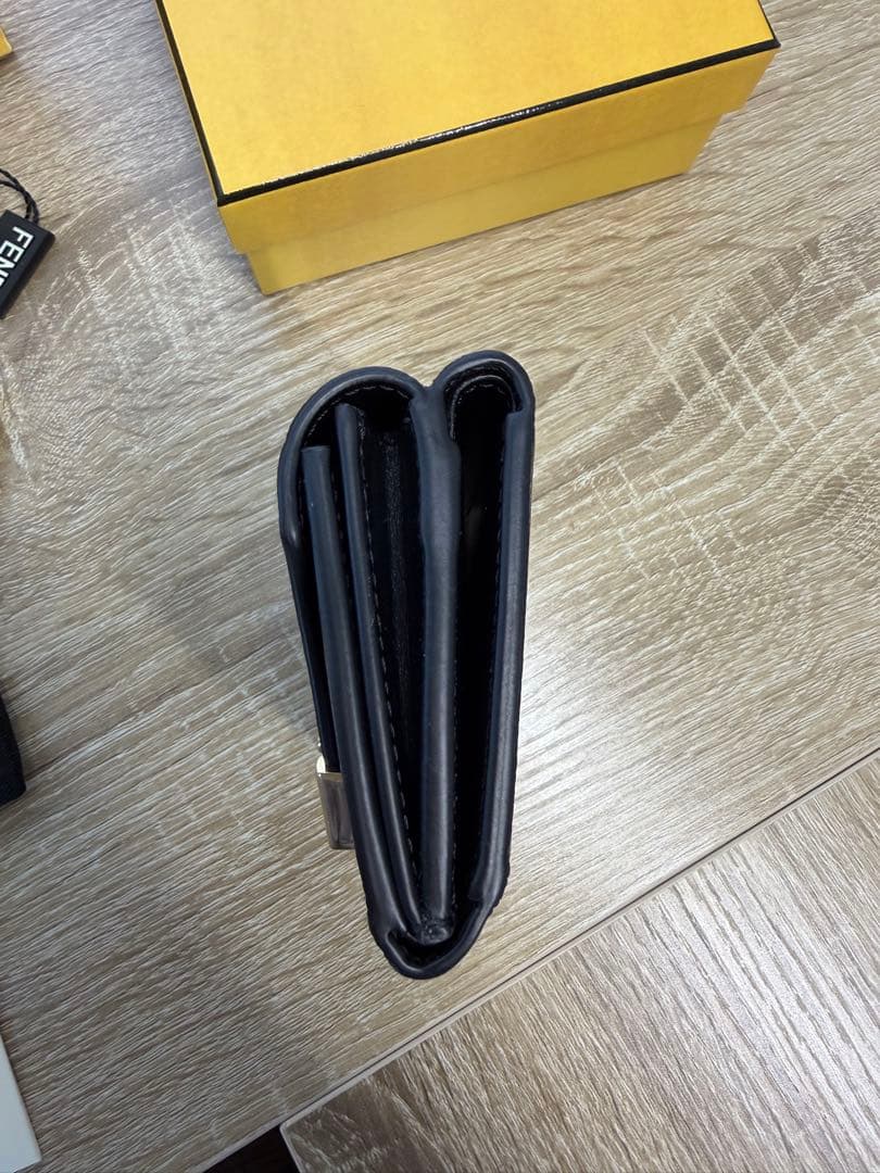 FENDI現行品　FFダイヤモンド財布　ブラック　ウォレット