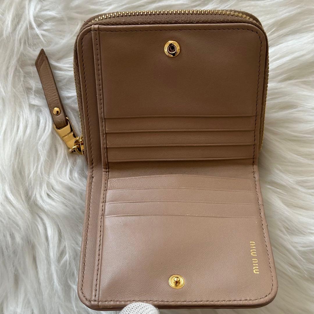 MIU MIU マテラッセ 二つ折り財布 ラウンドファスナー