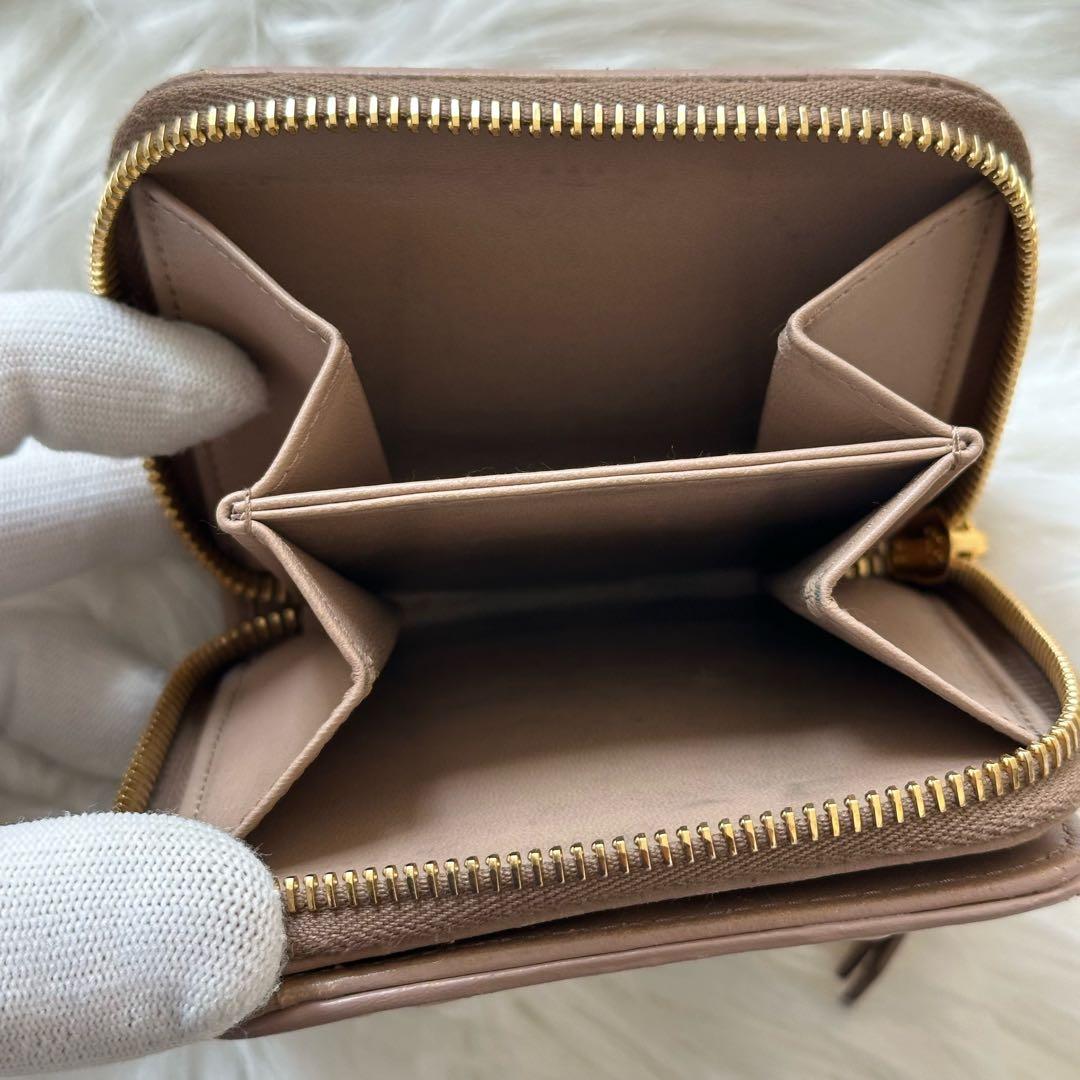 MIU MIU マテラッセ 二つ折り財布 ラウンドファスナー