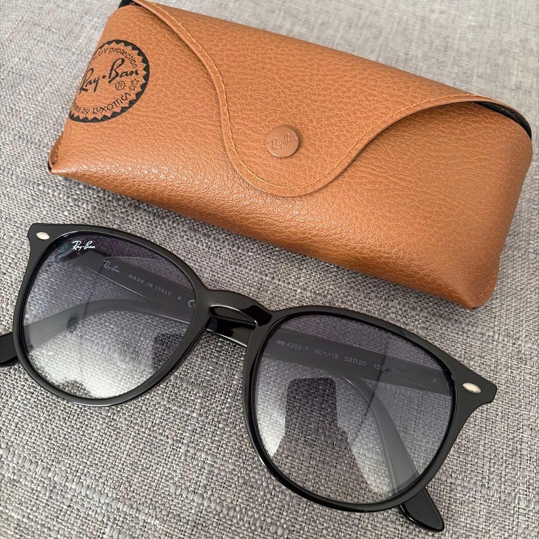 Ray-Ban サングラス　RB4259F 601/19 53-20 ブラック
