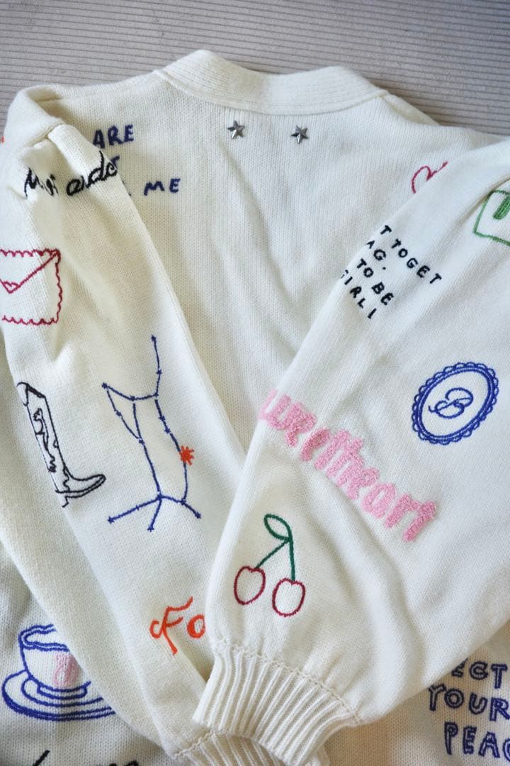 Bibiy. 刺繍入りホワイトカーディガンUNIVERSE CARDIGAN