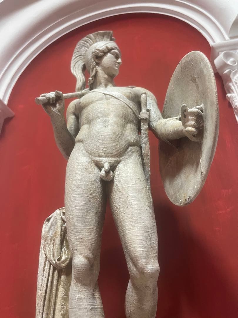ホメロスの時代のギリシャの戦士アレスの像としても知られています。 高さ60cm