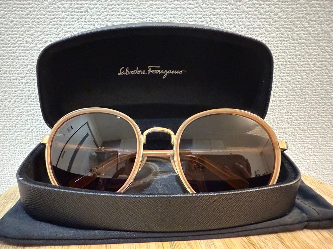 Salvatore Ferragamo サングラス