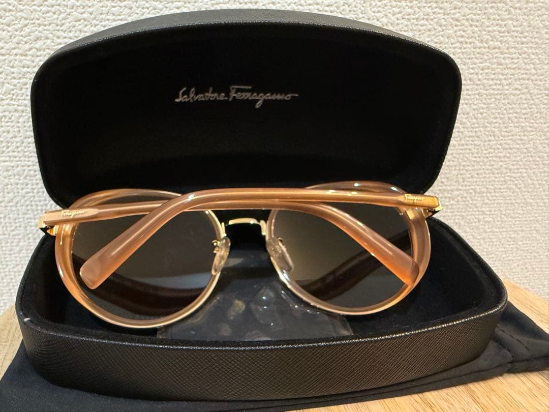 Salvatore Ferragamo サングラス