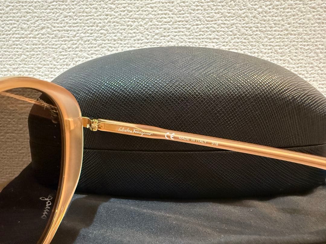 Salvatore Ferragamo サングラス