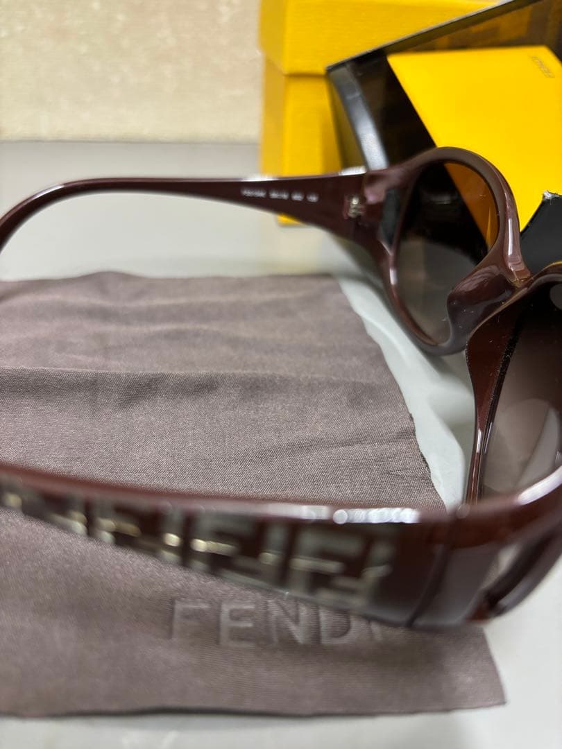 FENDI ブラウンオーバーサイズサングラス