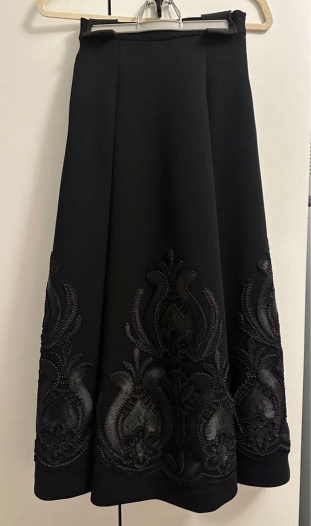 本日削除　最終値下げ　Ameri RIBBON EMBROIDERY SKIRT
