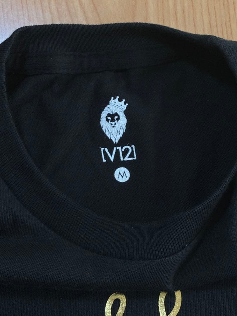 新品　V12 V TWELVE ヴィトゥエルヴ　ゴールドロゴ　半袖Tシャツ