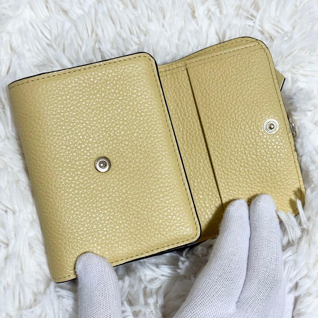 【未使用】Chloe アルファベット　三つ折り財布　イエロー