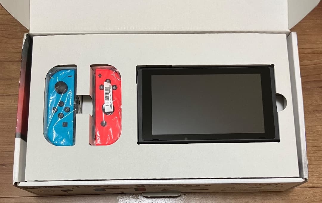 D*a様 Nintendo Switch 本体 動作確認済み 美品