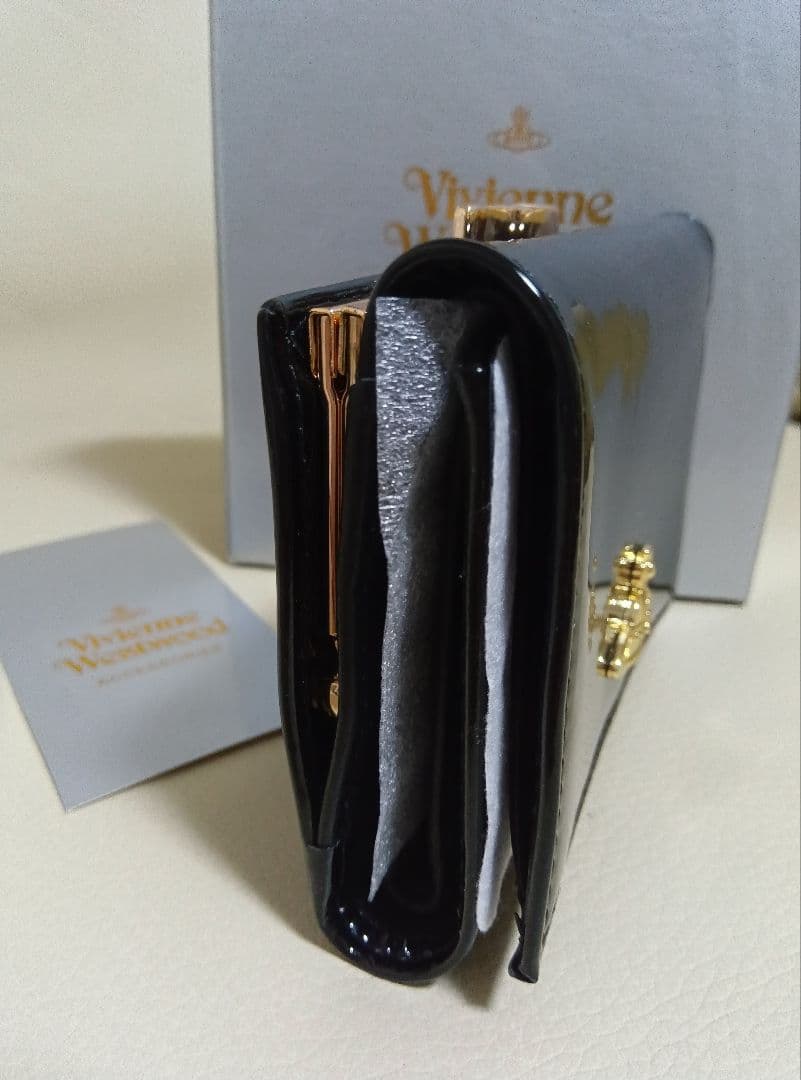 未使用品✨Vivienne Westwood 三つ折り財布 ブラック エナメル
