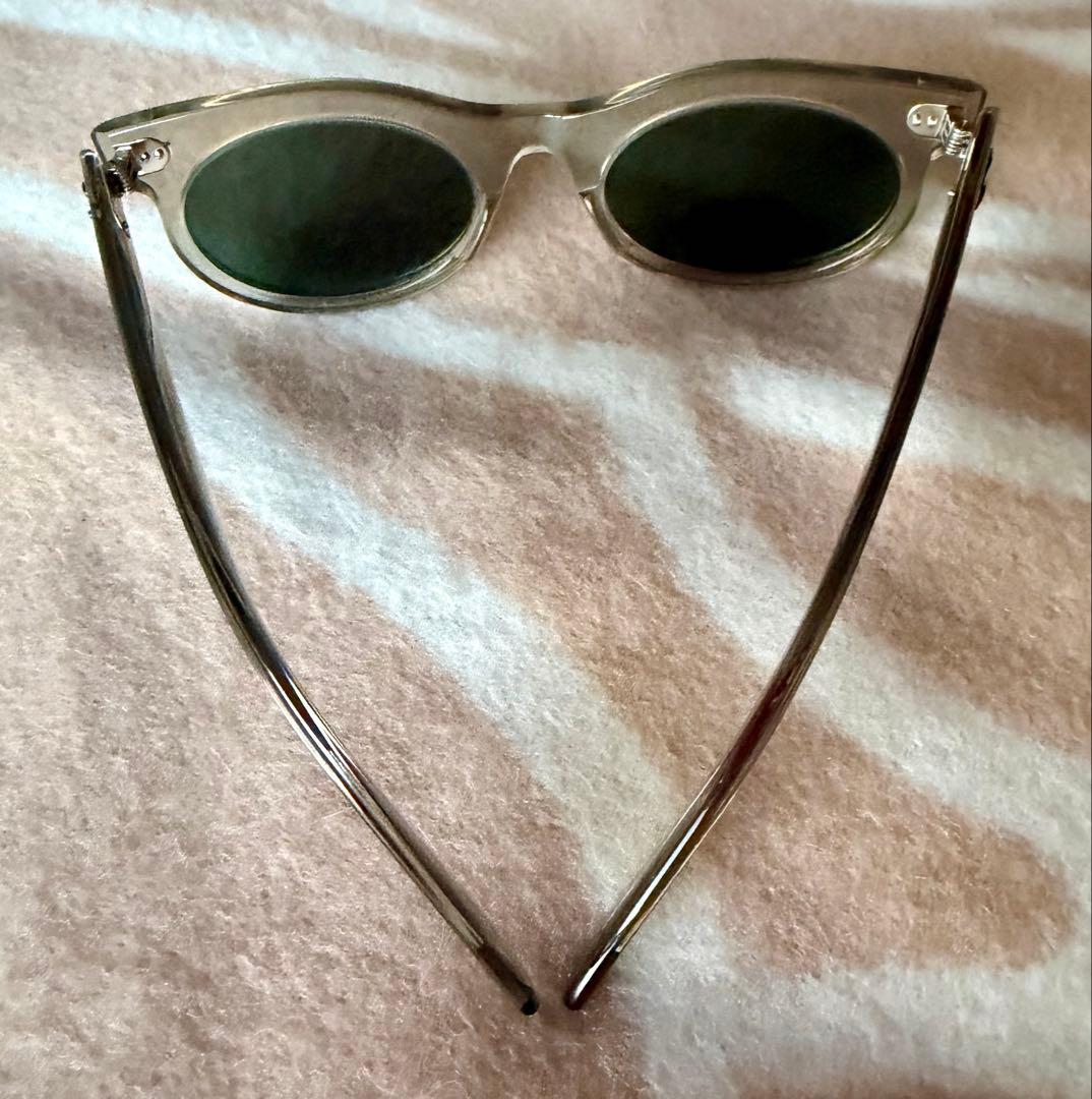 レイバンのサングラス　RB2242 wayfarer oval 1383/31