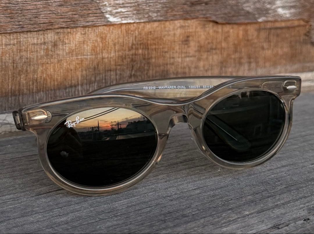 レイバンのサングラス　RB2242 wayfarer oval 1383/31