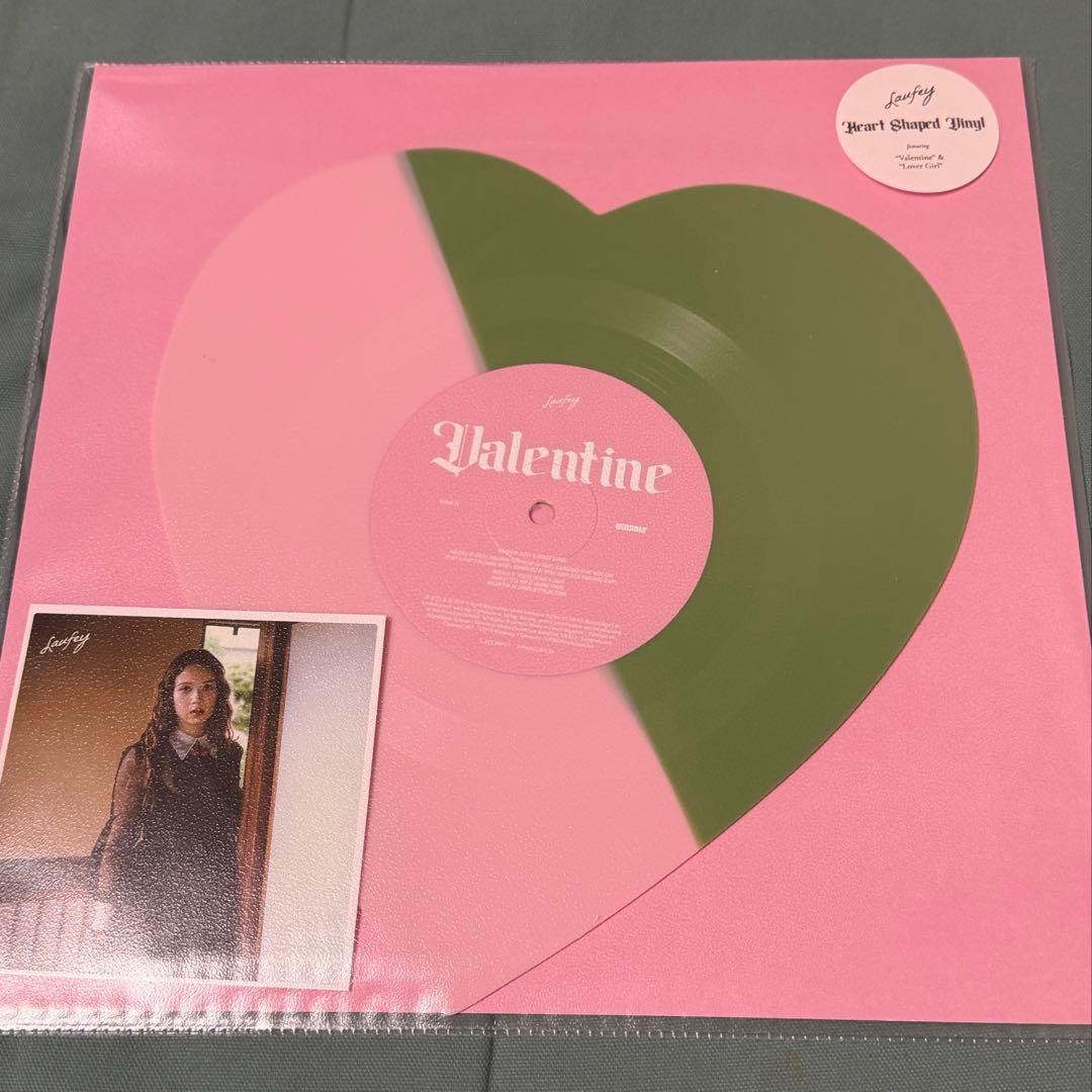 新品 Laufey valentine ハート型レコード