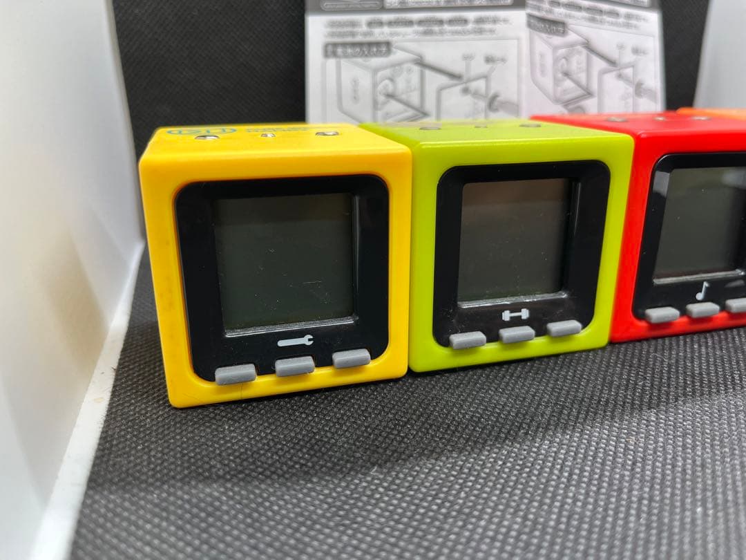 CUBE WORLD キューブワールド　バンダイ　たまごっち
