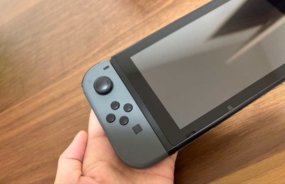 り*ん様 Nintendo Switch 本体　スイッチ　ジョイコントローラ付き