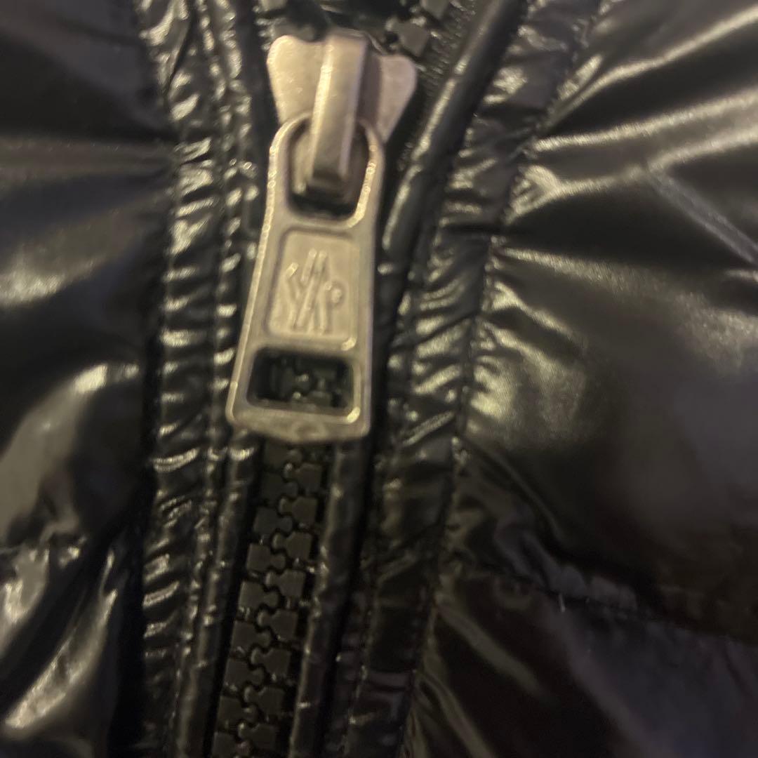 モンクレール　MONCLER 黒 ダウンベスト