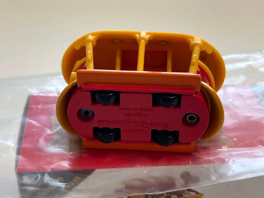 ディズニーリゾート　ビークルコレクション　トミカ　ジョリートロリー
