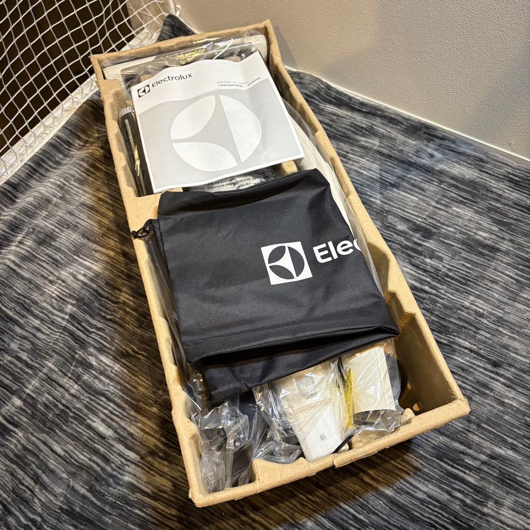 【新品未使用品】Electrolux ZB3513SW スティッククリーナー