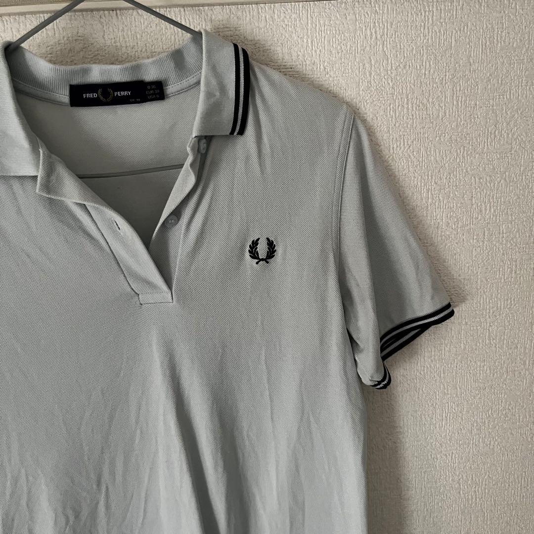 Fred Perry ブルー半袖ポロシャツ