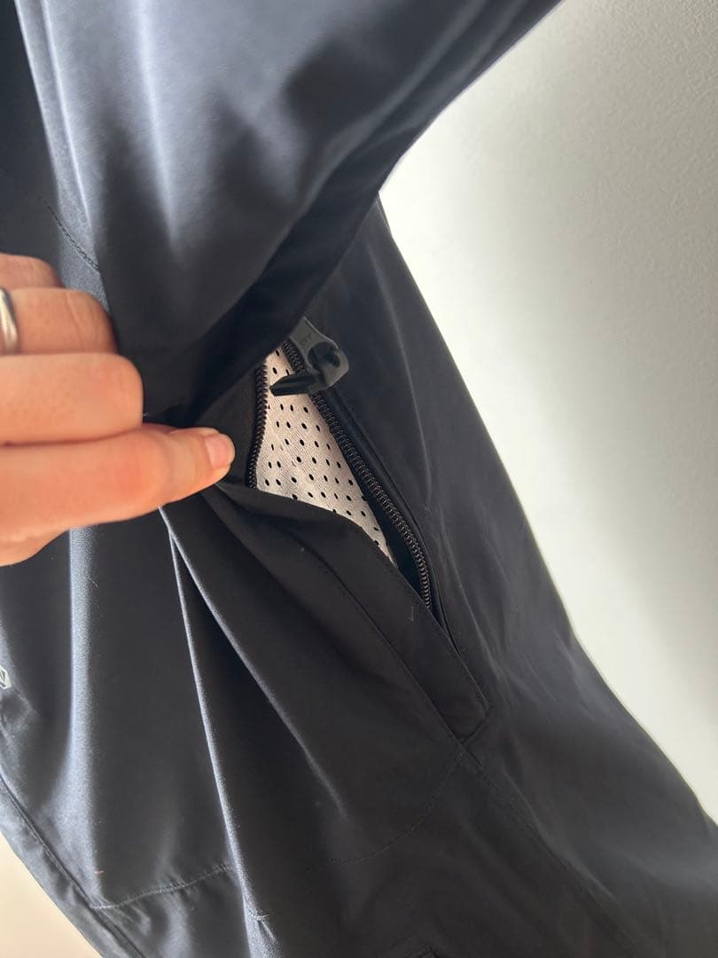 ヒカリ　ボルコム(VOLCOM)ゴアテックス(GORE-TEX)