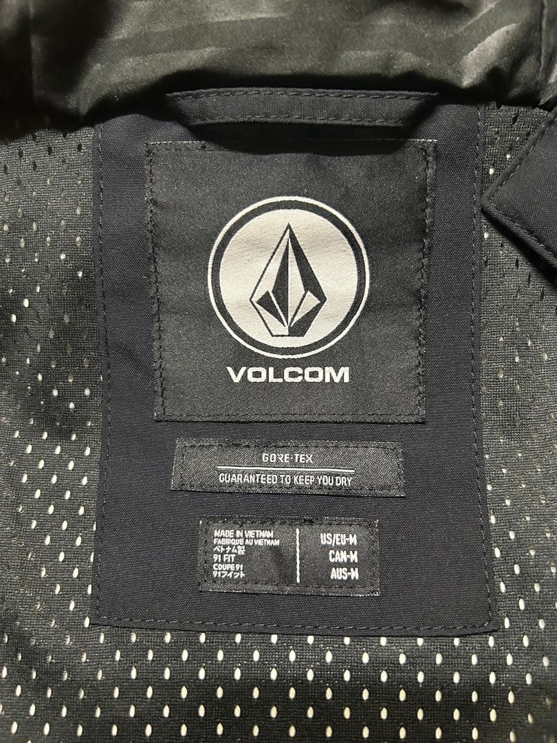 ヒカリ　ボルコム(VOLCOM)ゴアテックス(GORE-TEX)