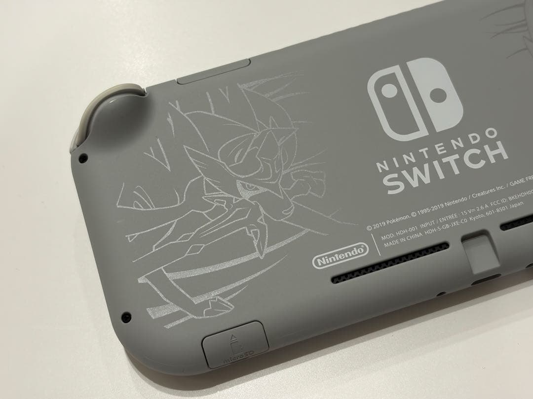 Nintendo Switch Lite ザシアン　ザマゼンタ　モデル