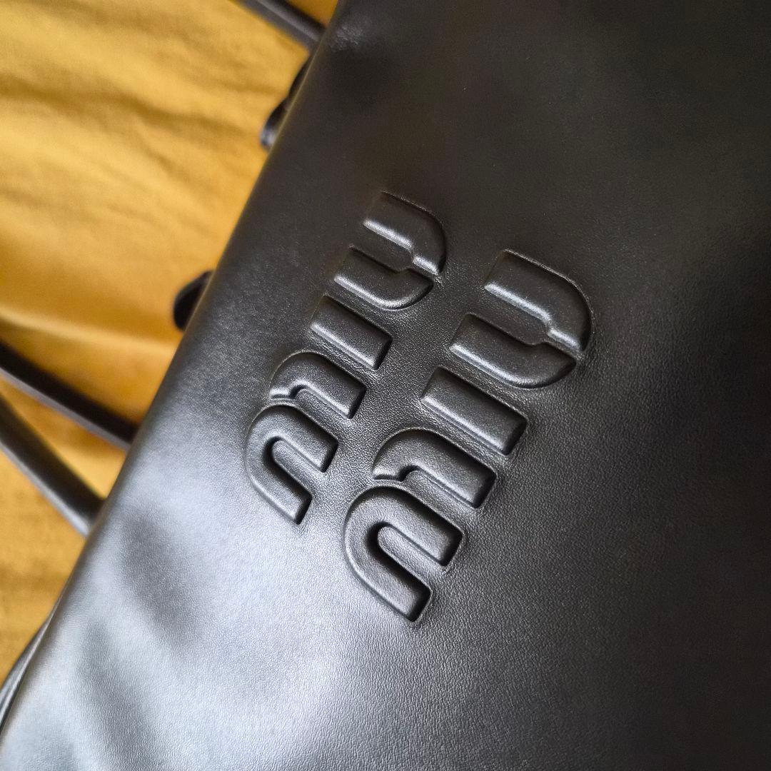 1月19日まで限定値下げ【美品】miu miu レザーボーバック ラージ