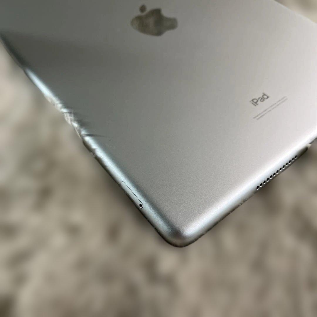暖*樺様 Apple iPad (第８世代) Wi-Fi + Cellular