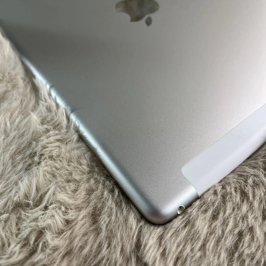 暖*樺様 Apple iPad (第８世代) Wi-Fi + Cellular