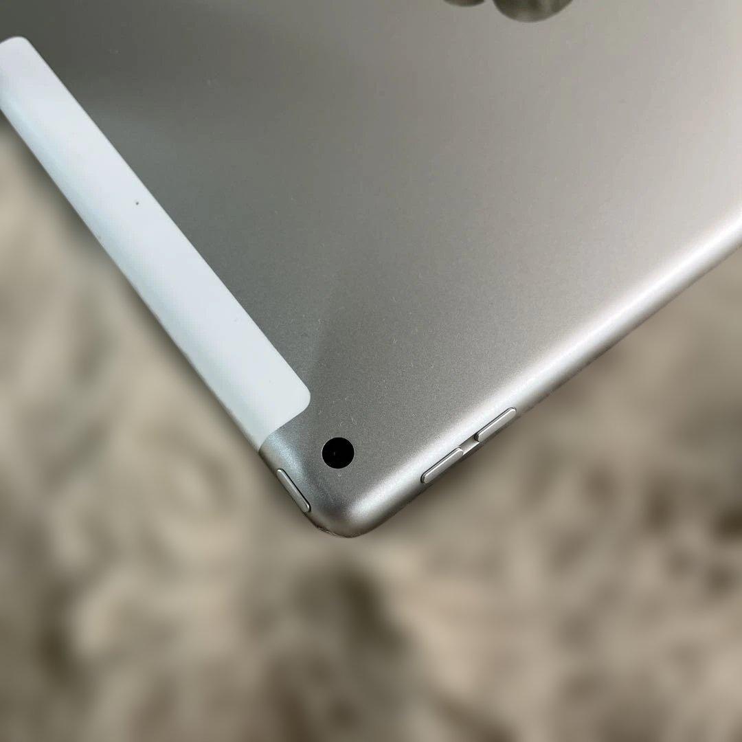 暖*樺様 Apple iPad (第８世代) Wi-Fi + Cellular