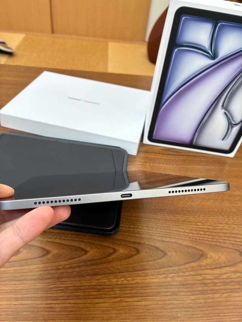 iPad Air 11インチ　M3 Wi-Fiモデル　おまけつき