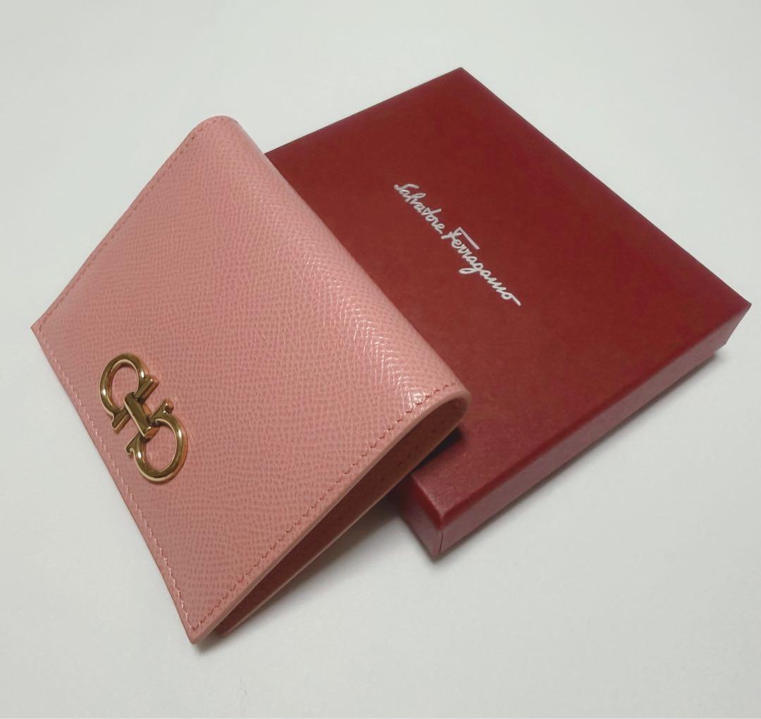 【お値下げ中】新品 Ferragamo フェラガモ 財布 ガンチーニ