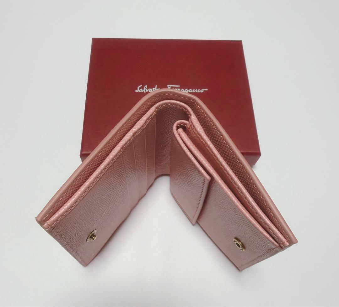 【お値下げ中】新品 Ferragamo フェラガモ 財布 ガンチーニ