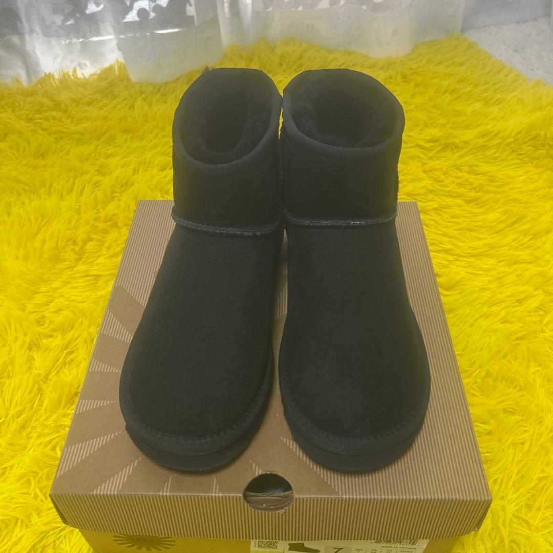 UGG ブラックムートンブーツ