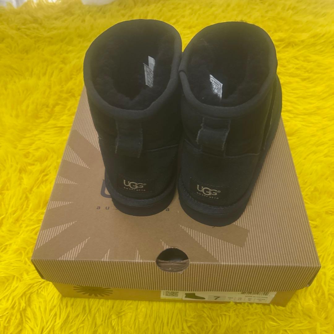 UGG ブラックムートンブーツ