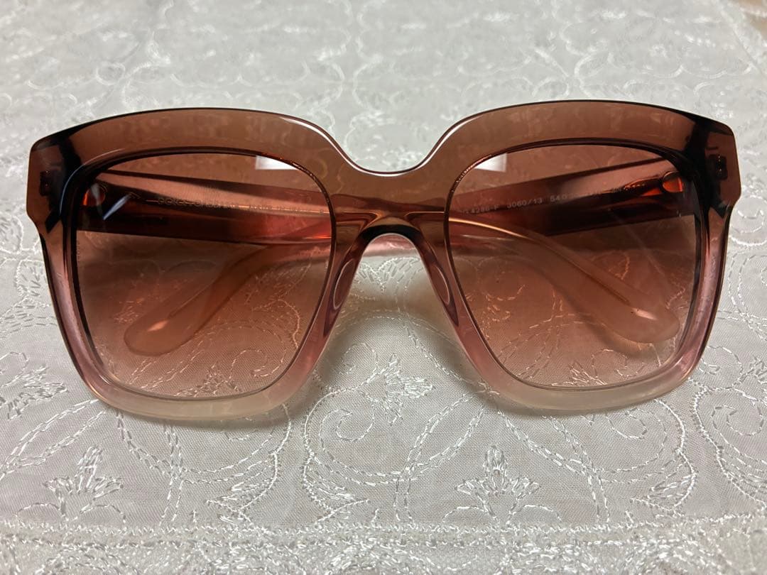 DOLCE & GABBANA キャットアイサングラス