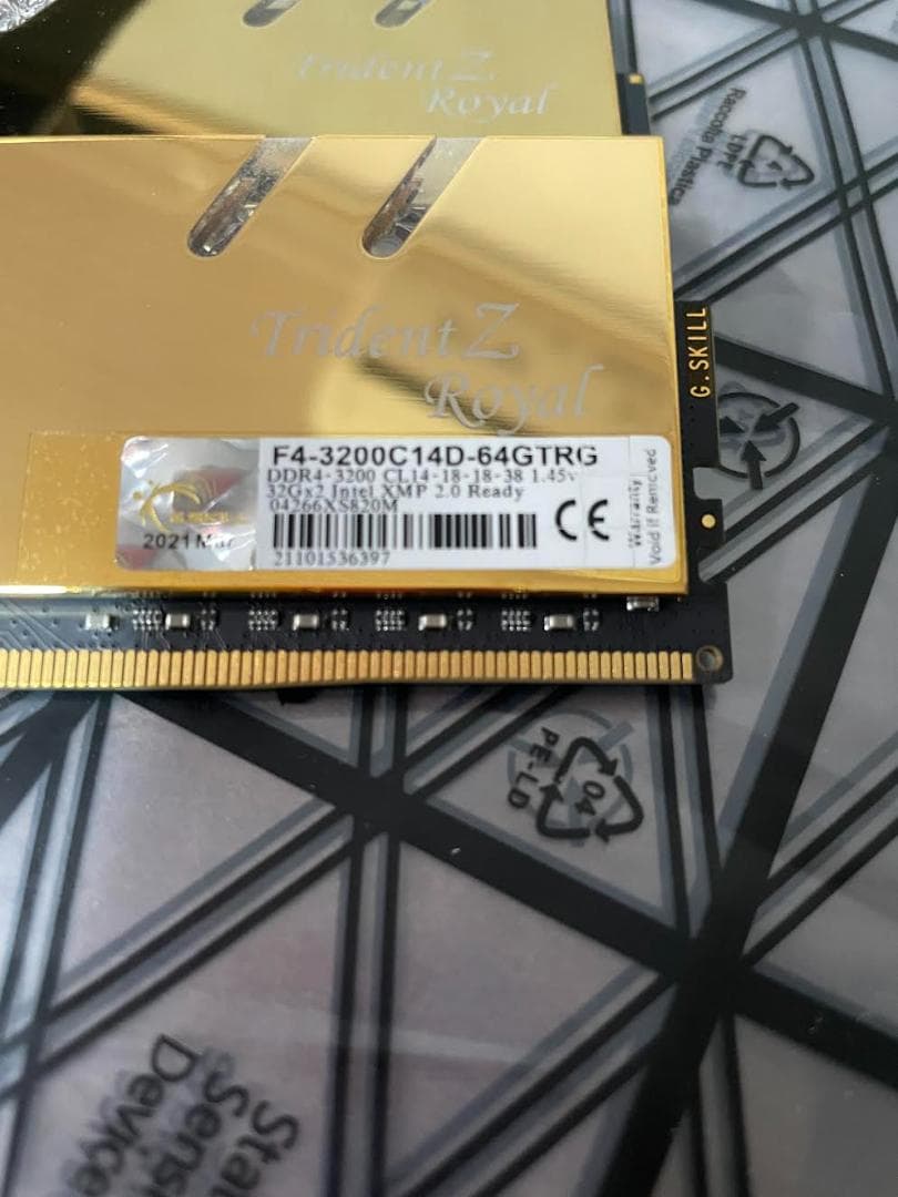 メモリー Trident Z  64GB DDR4-3200MHz CL14