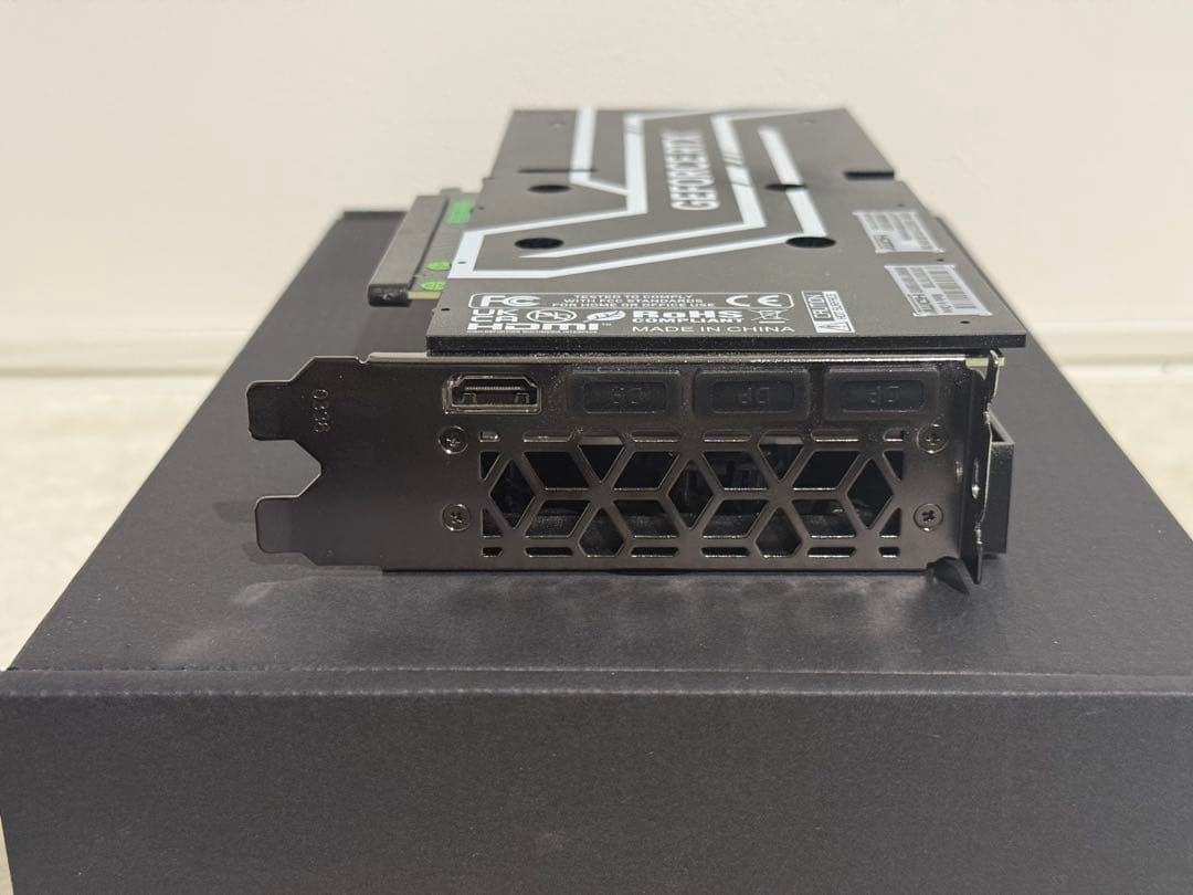 【美品】玄人志向 RTX4060 GG-RTX4060-E8GB/OC/DF3