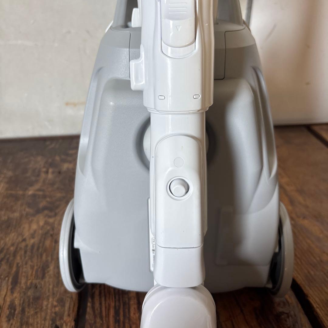 美品 日立キャニスター掃除機紙パック式 CV-KV70L 2024年製