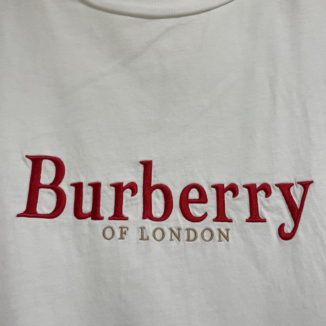 BURBERRY ホワイト Tシャツ　赤ロゴ