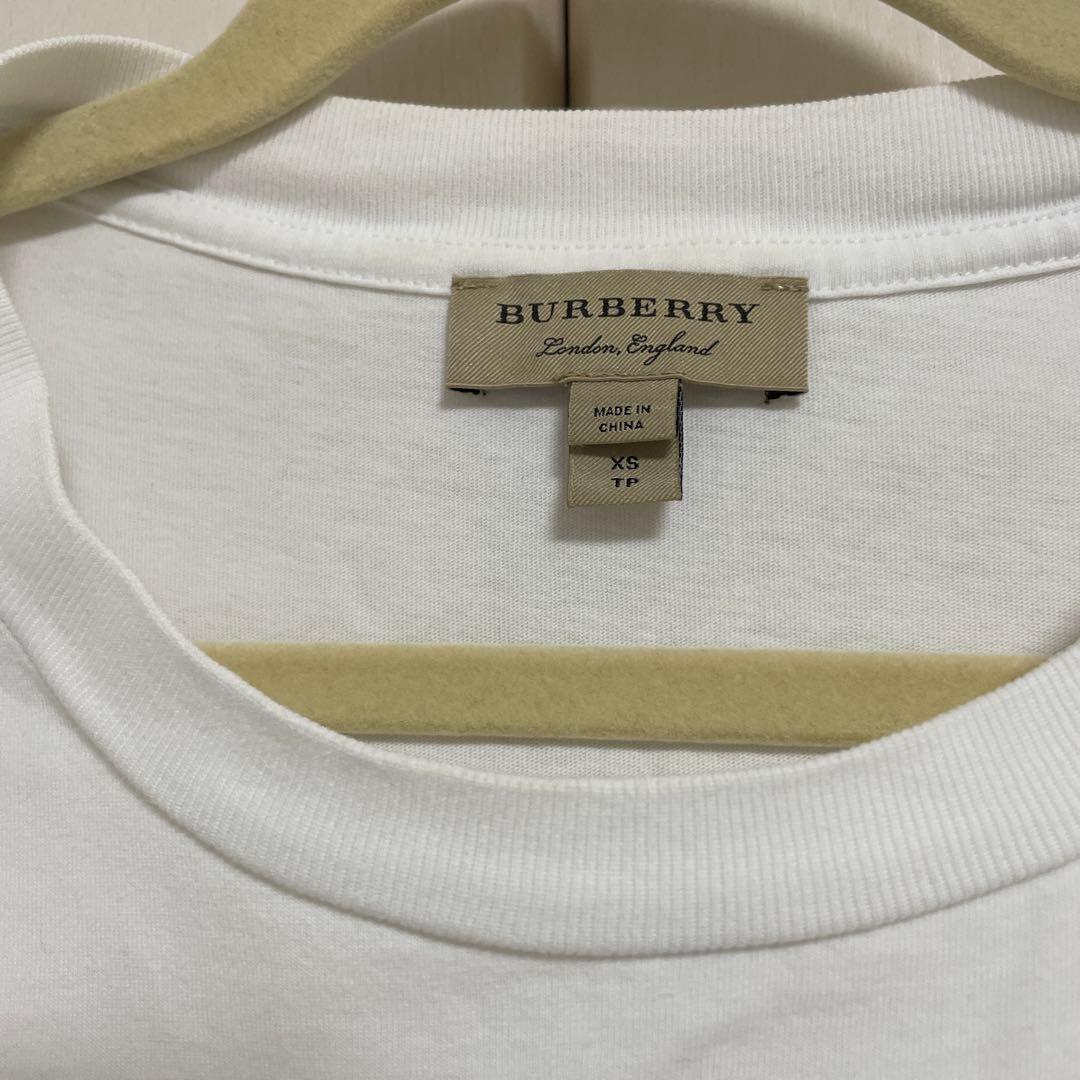 BURBERRY ホワイト Tシャツ　赤ロゴ