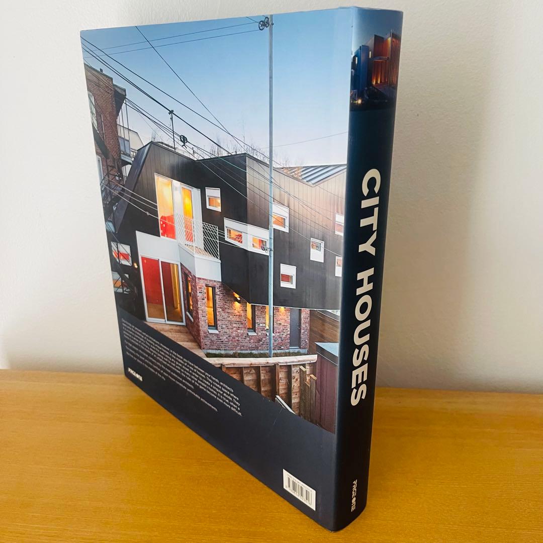 CITY HOUSES 洋書　建築　大型本